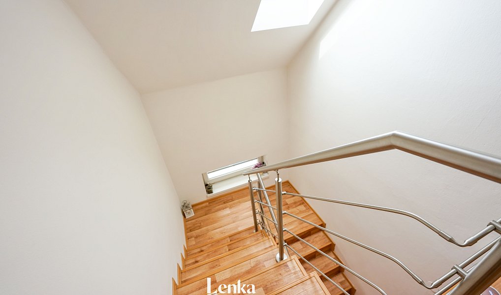 Prodej domu 249 m² s pozemkem 588 m², Ratíškovice – náhled fotky 12