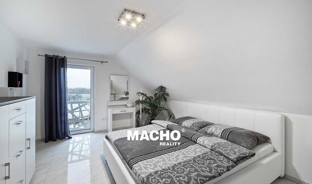 Prodej domu 220 m² s pozemkem 2 014 m², Soběslav – náhled fotky 13
