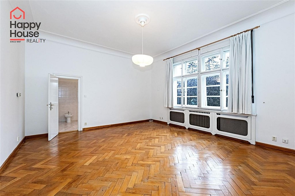 Pronájem bytu 6+kk 246 m² — photo 5