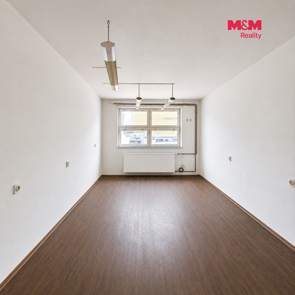 Pronájem kanceláře 158 m² – fotografie 4