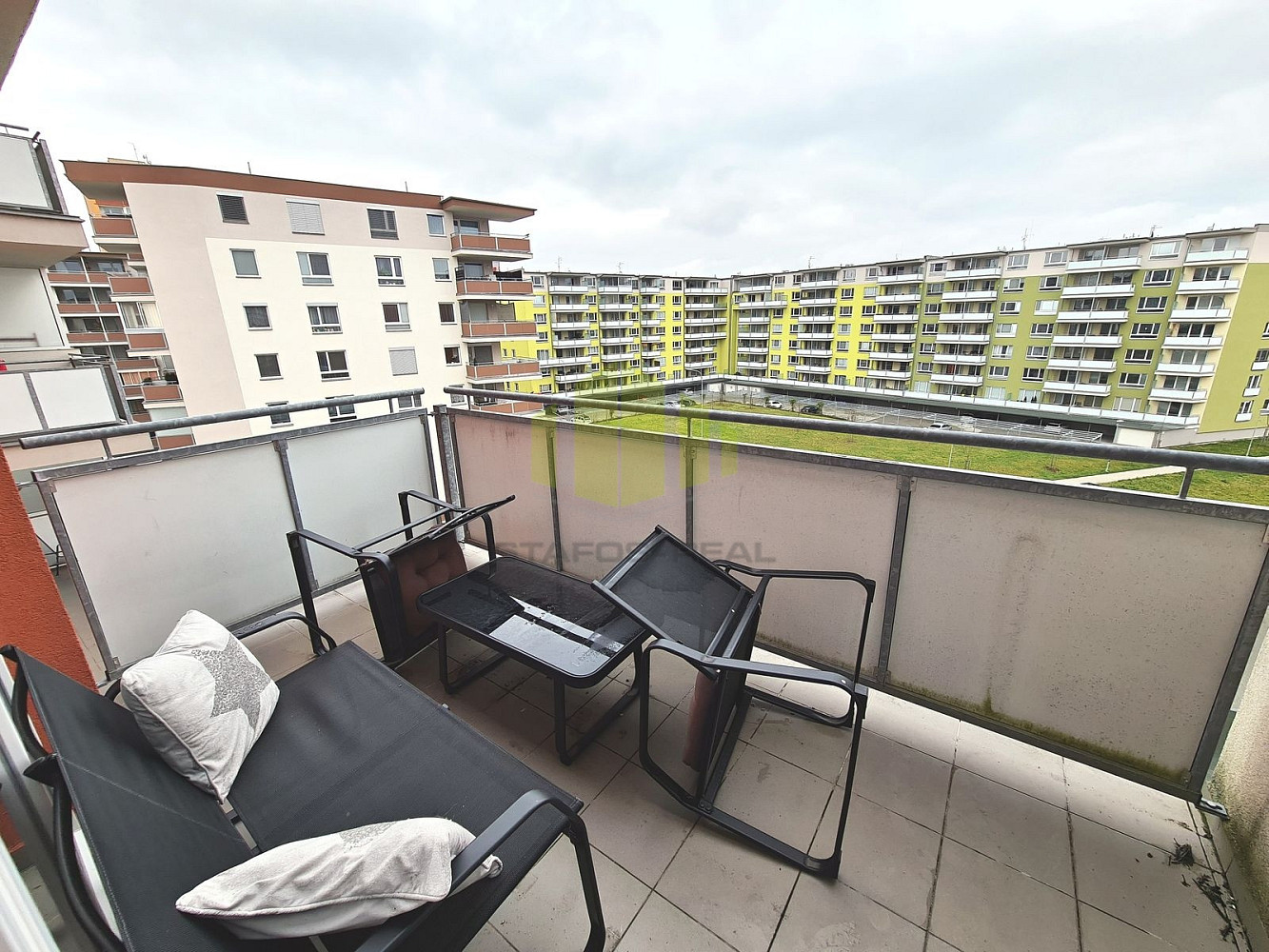 Pronájem bytu 1+kk 33 m² – fotografie 3