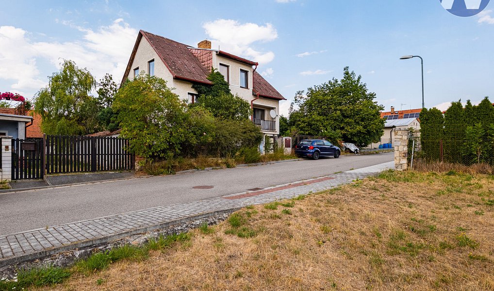 Prodej domu 243 m² s pozemkem 376 m², Radošovice – náhled fotky 2
