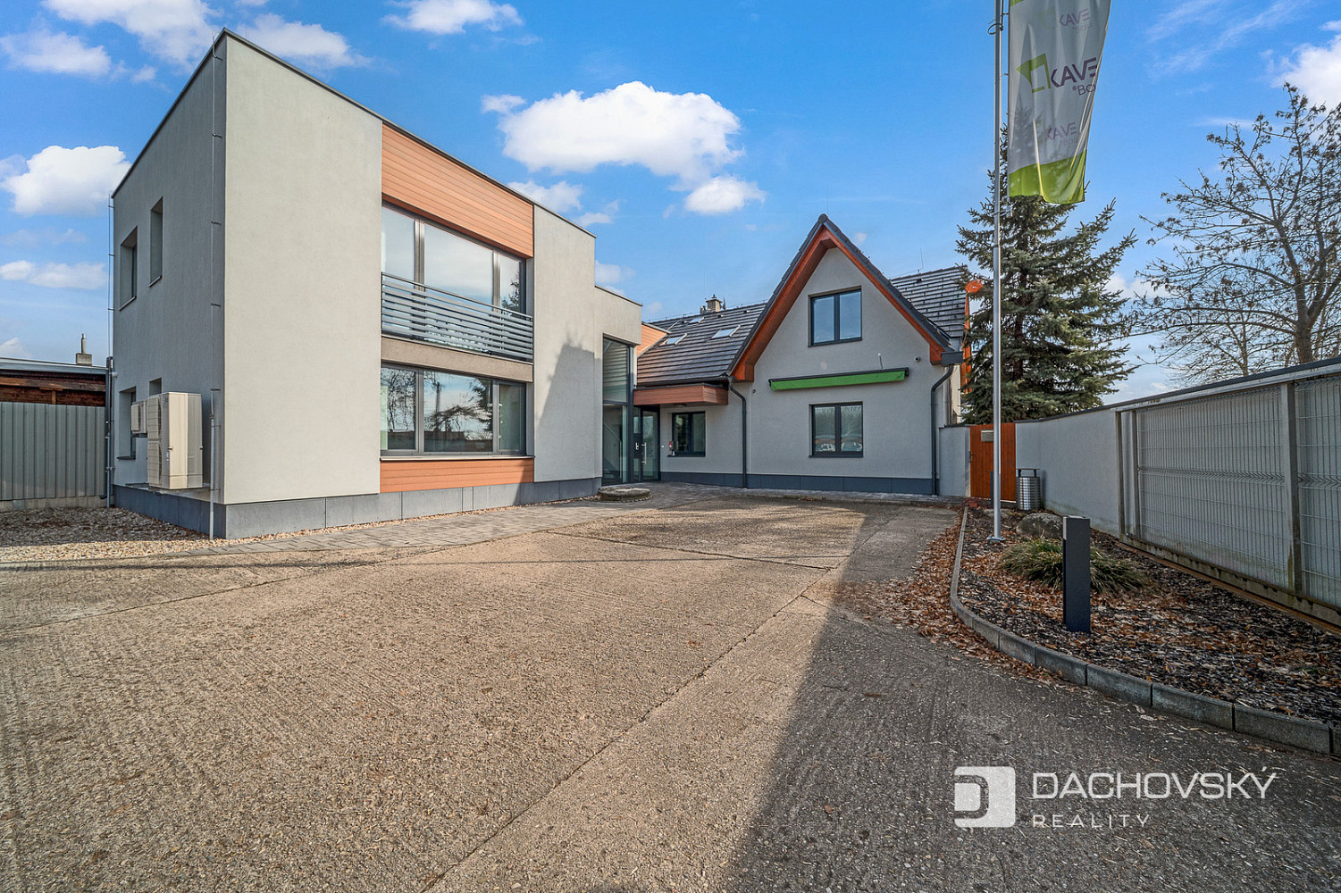 Prodej obchodních prostor 374 m²