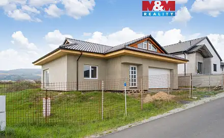 Prodej domu 235 m² s pozemkem 932 m², Dubí, okres Teplice