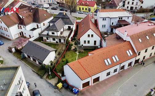 Prodej domu 195 m² s pozemkem 488 m², Karlovo náměstí, Pelhřimov