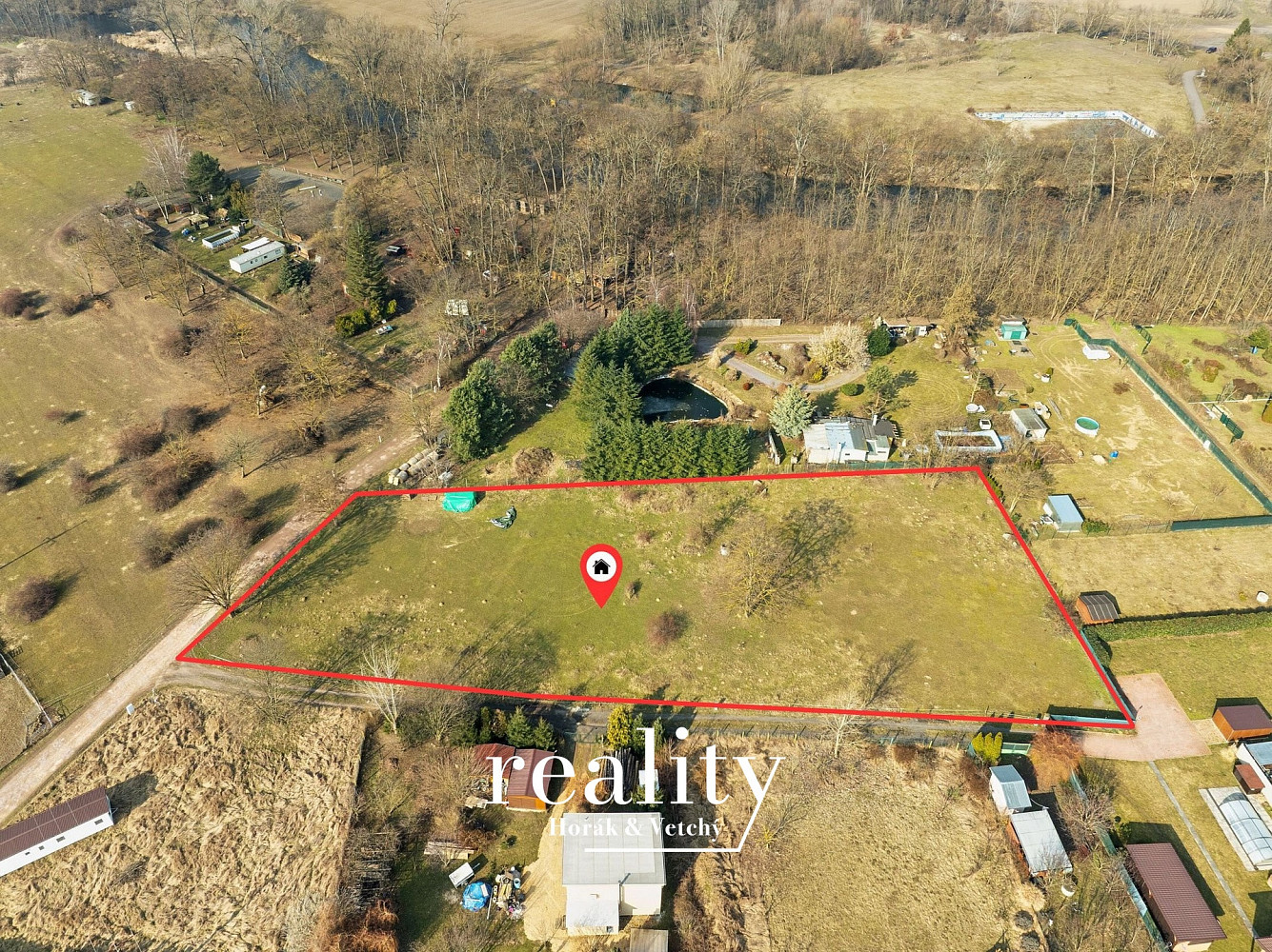 Prodej specifického pozemku 2 018 m², Znojmo - Oblekovice – další