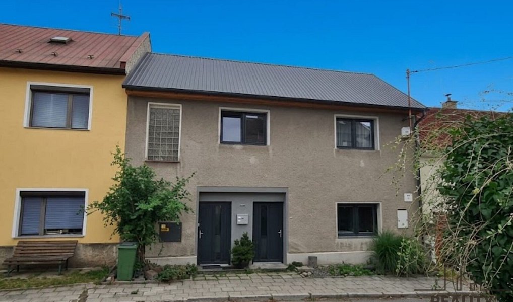 Prodej domu 215 m² s pozemkem 211 m², Krčmaň – náhled fotky 2