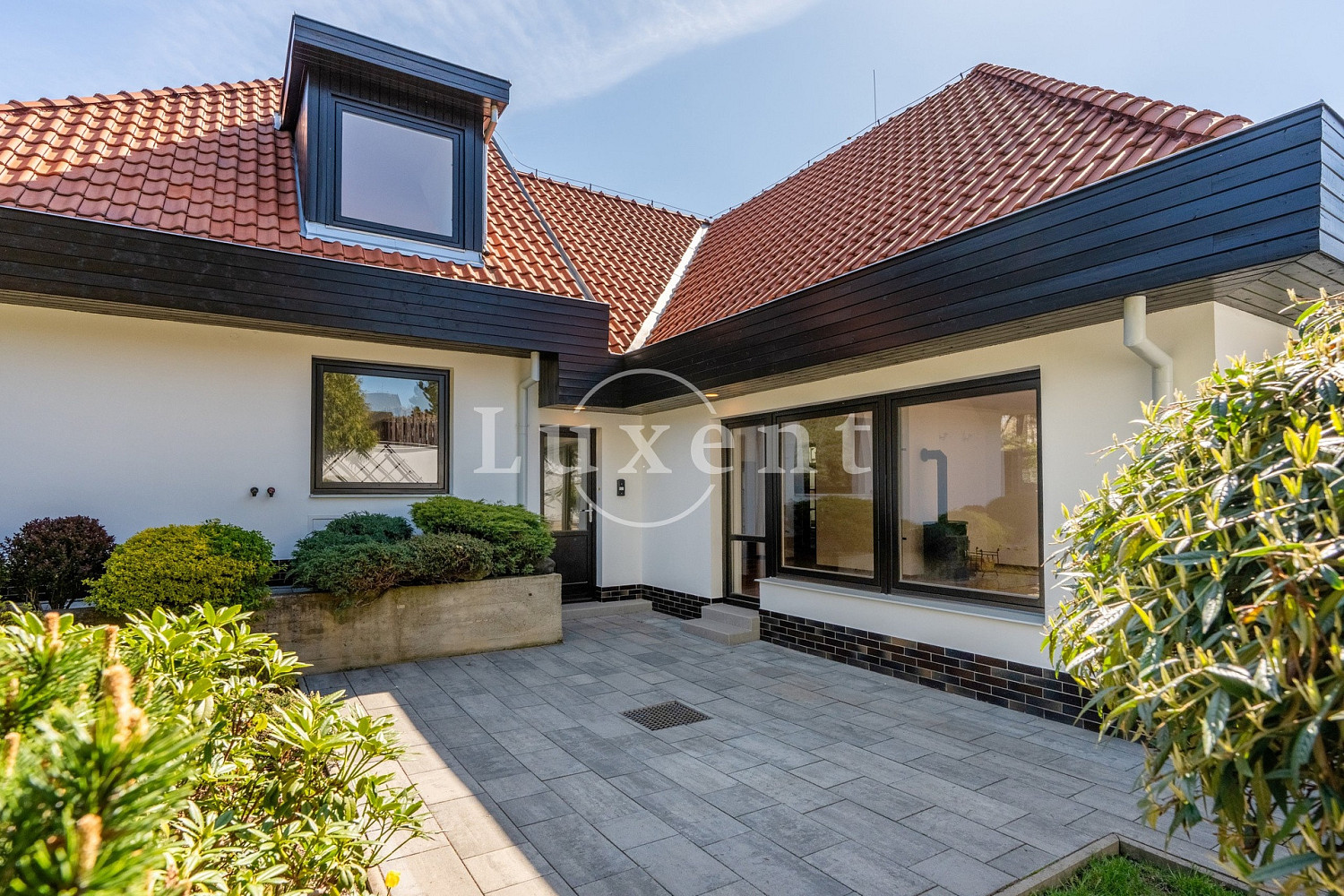 Pronájem domu 417 m² s pozemkem 1 180 m² — photo 2