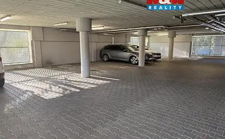 Prodej garážové stání, 10 m2, Zlín, ul. Dřevnická, Zlín - Příluky