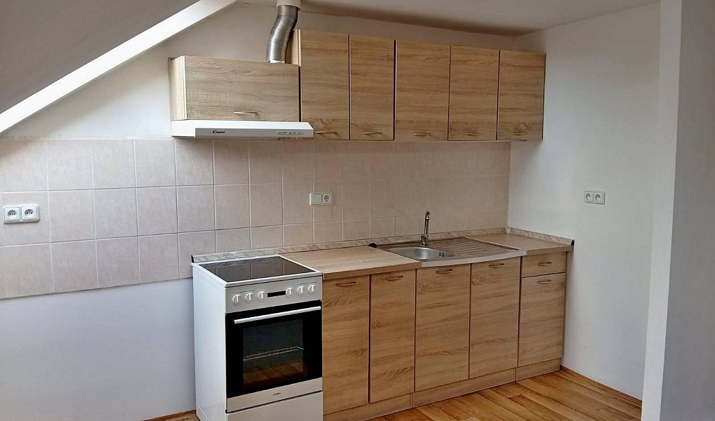 Pronájem bytu 4+kk 93 m², Křemže – náhled fotky 2