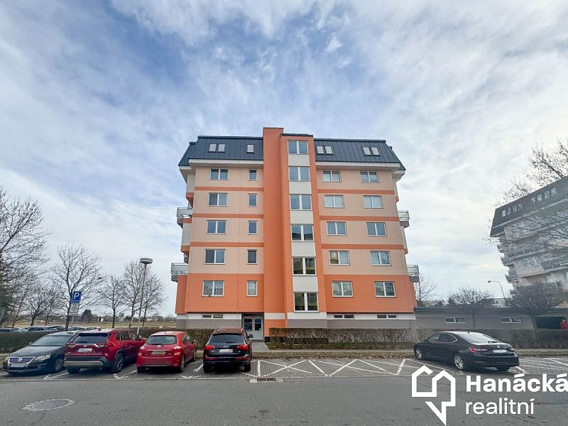 Pronájem bytu 2+kk 57 m² – fotografie 3
