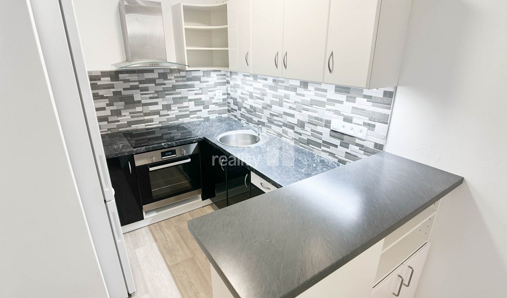 Pronájem bytu 2+kk 38 m², Hulín – náhled fotky 3