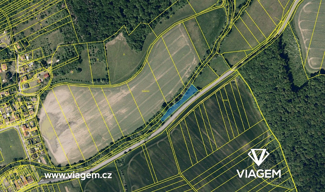 Zahrada 1 996 m² – pohled 2