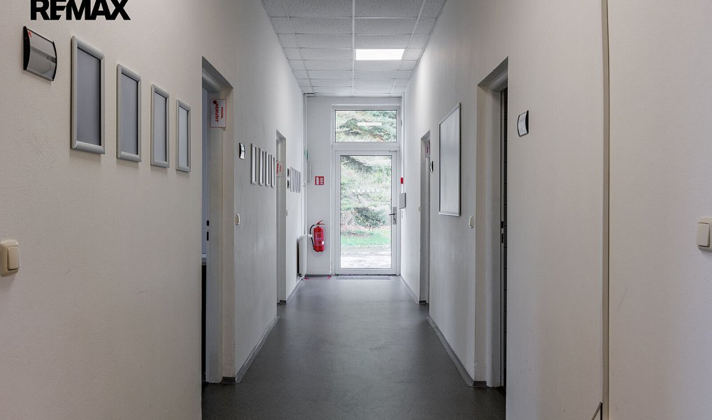 Pronájem skladovacích prostor 2 489 m², Chodová Planá – náhled fotky 17