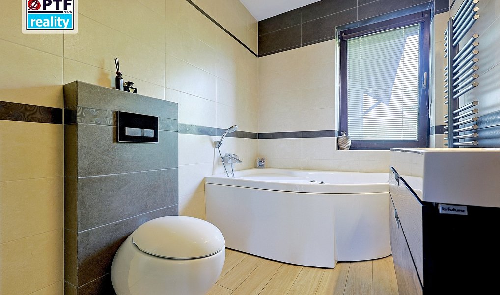 Prodej domu 353 m² s pozemkem 743 m², Plzeň – náhled fotky 39