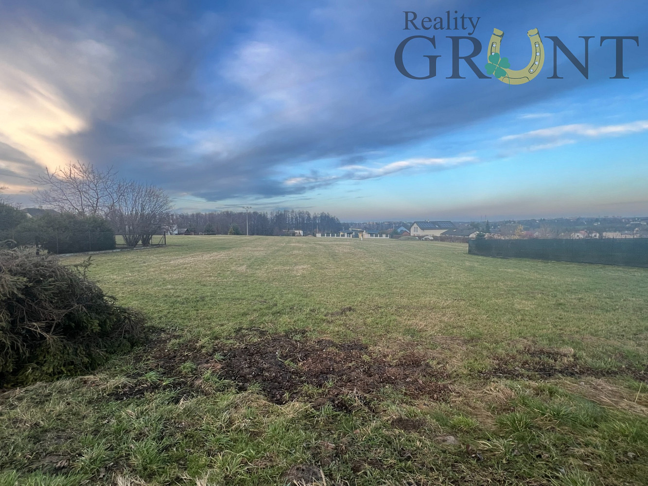 Prodej stavebního pozemku 2 067 m² – fotografie 2