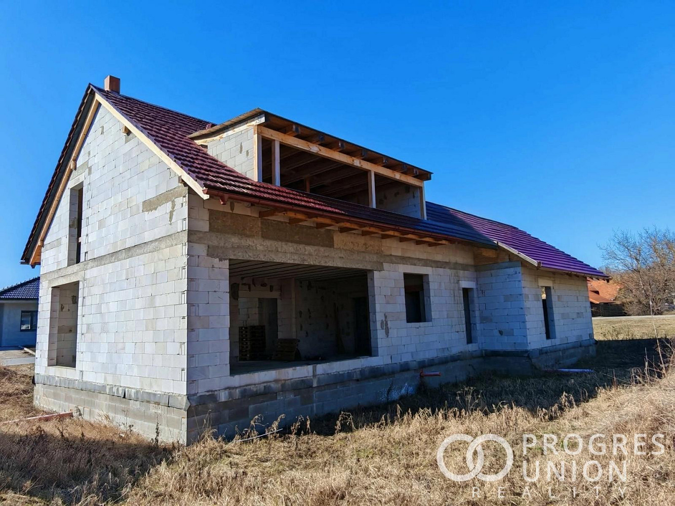 Prodej domu 234 m² s pozemkem 900 m² – pohled 3