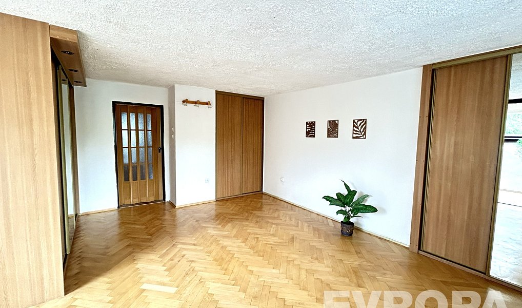 Prodej domu 250 m² s pozemkem 2 264 m², Nový Bor – náhled fotky 15