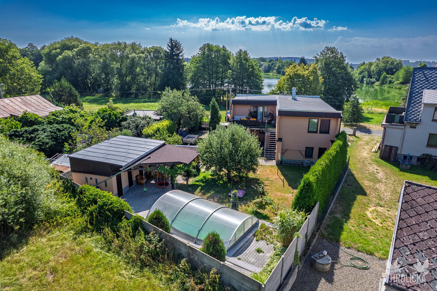 Prodej domu 176 m² s pozemkem 764 m² – fotografie 2