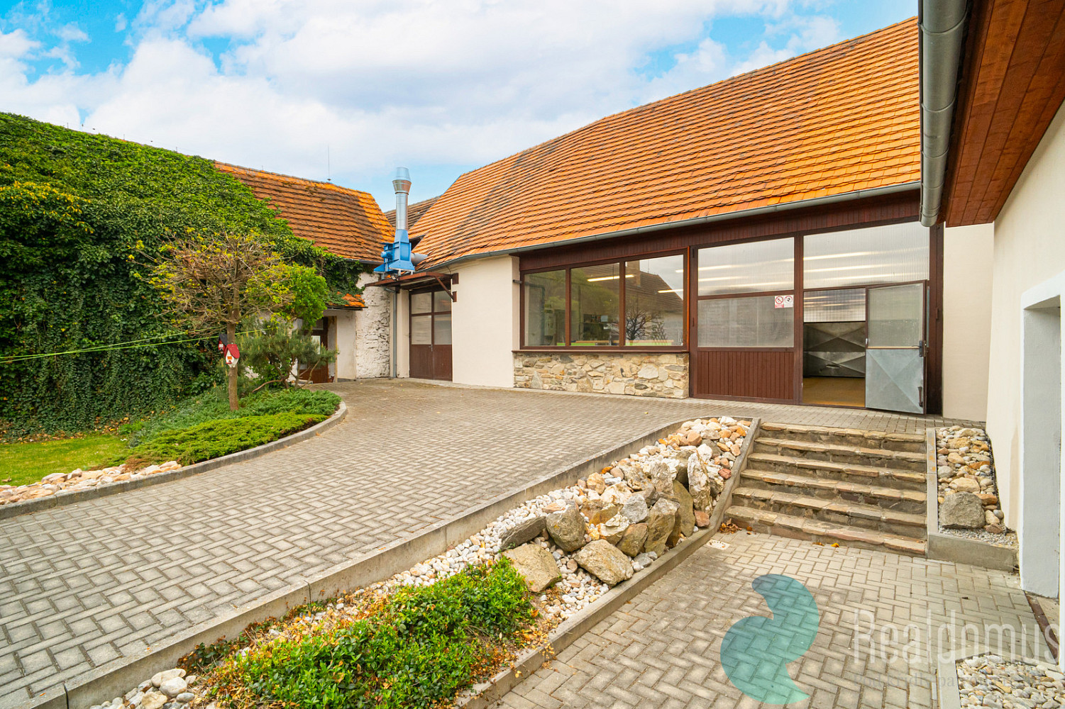 Prodej výrobních prostor 1 075 m² – fotografie 5