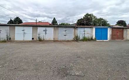 Pronájem garáže 18 m2 s pozemkem 18 m2, Hrádecká, Plzeň - Újezd