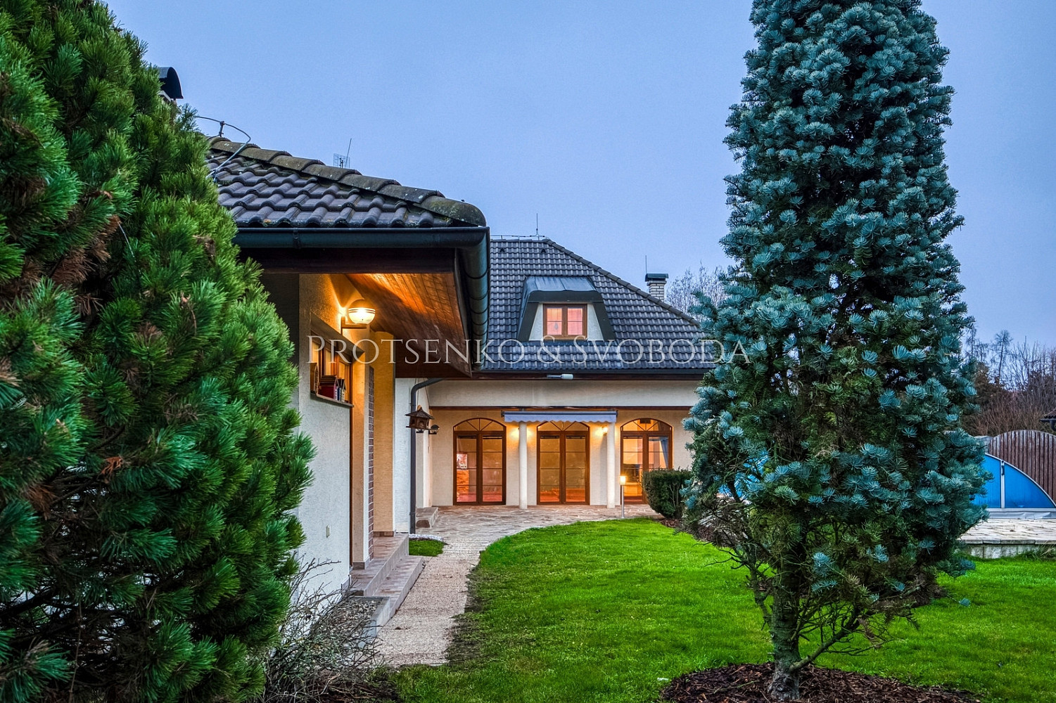 Prodej domu 345 m² s pozemkem 958 m²