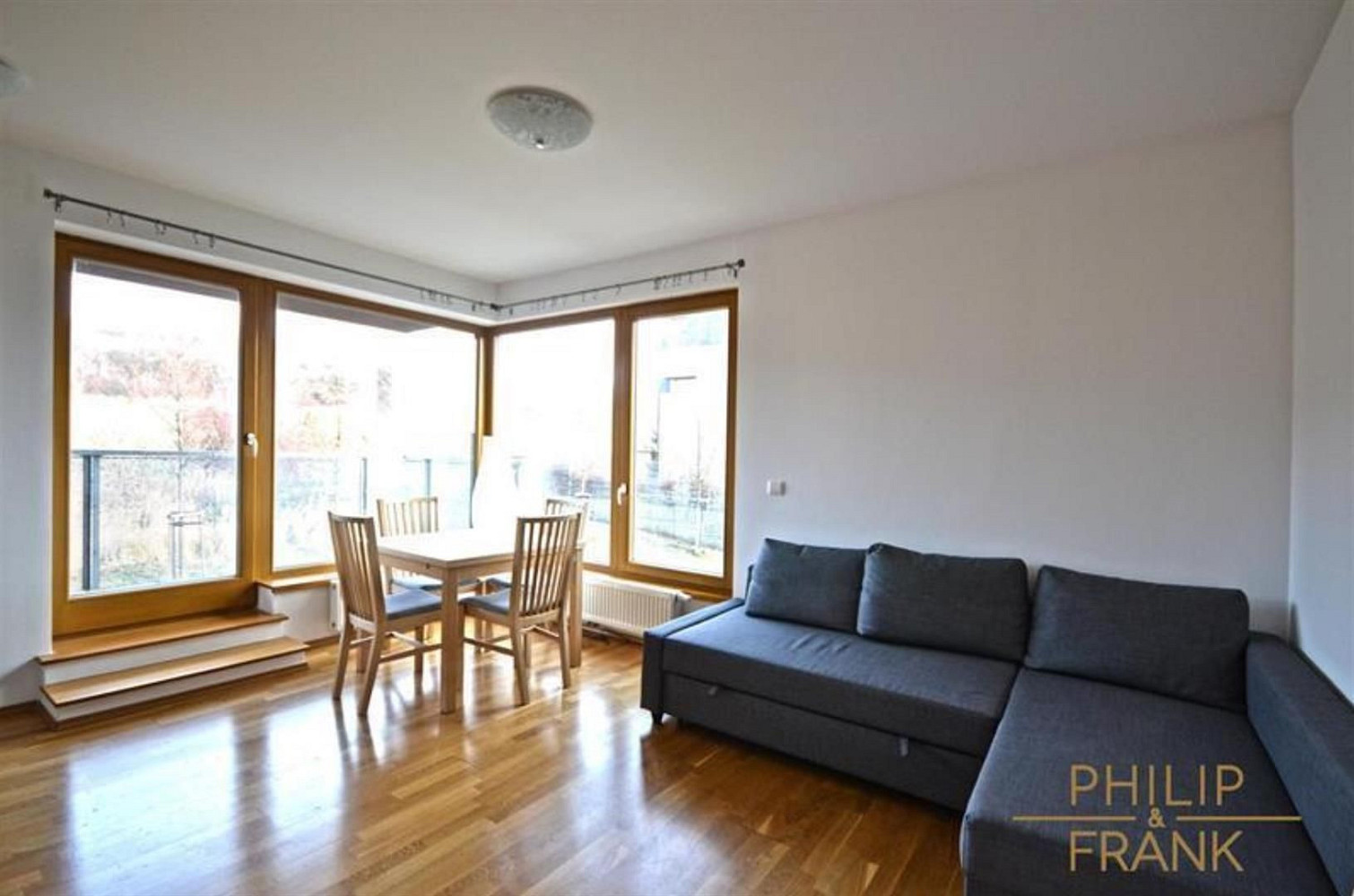 Pronájem bytu 2+kk 56 m² – fotografie 3