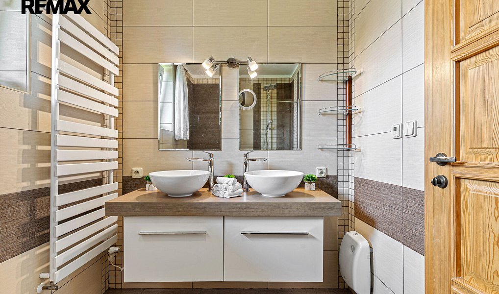 Prodej domu 186 m² s pozemkem 1 033 m², Uhlířské Janovice – náhled fotky 13