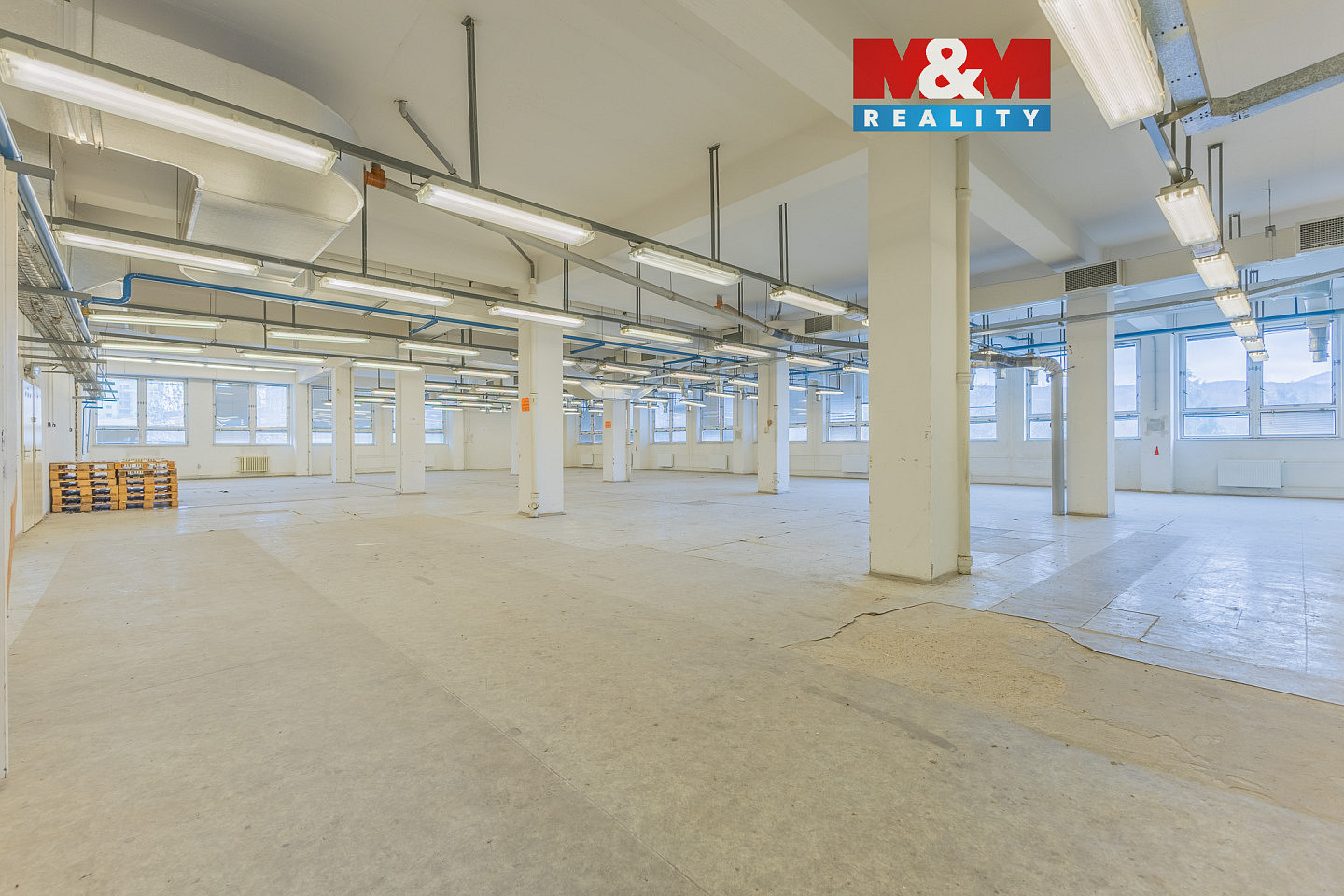 Pronájem skladovacích prostor 724 m²
