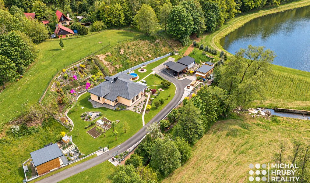 Prodej domu 122 m² s pozemkem 2 800 m², Brumovice – náhled fotky 2