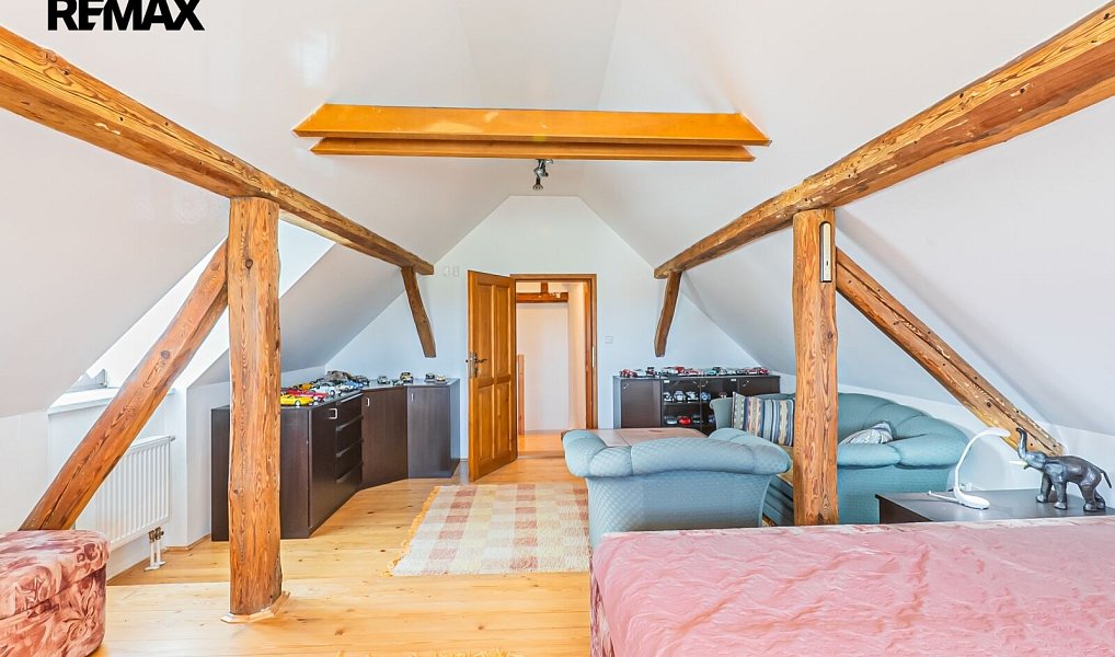 Prodej domu 271 m² s pozemkem 3 206 m², Hrachoviště – náhled fotky 31