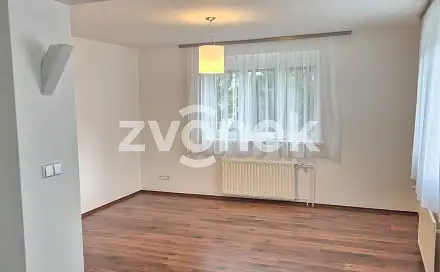 Pronájem bytu 2+1 78 m², Lešenská, Zlín - Kostelec