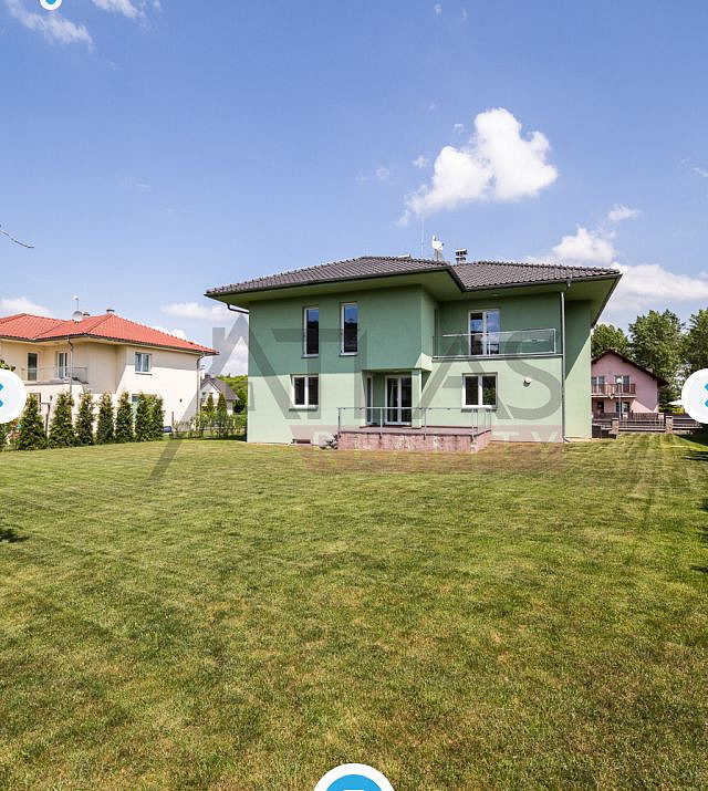 Pronájem domu 400 m² s pozemkem 1 000 m²
