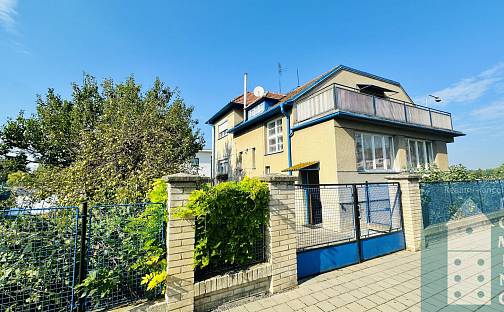 Prodej domu 250 m² s pozemkem 736 m², Kroměříž