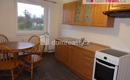 Pronájem bytu 2+1 60 m², Chocerady - Komorní Hrádek, okres Benešov