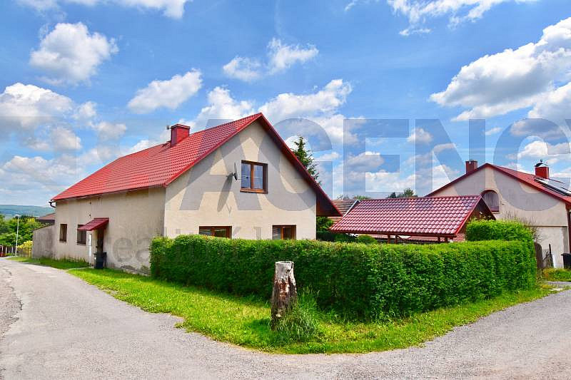 Prodej domu 415 m² s pozemkem 981 m² – pohled 2