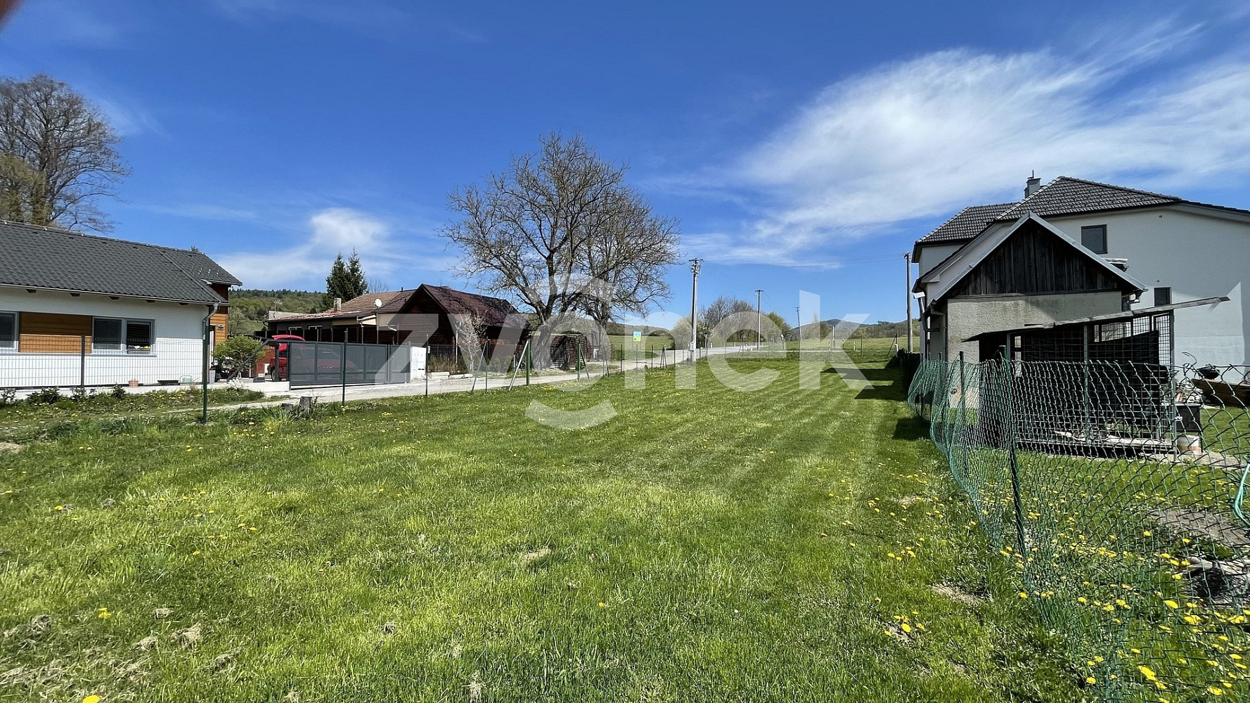 Prodej stavebního pozemku 600 m² – fotografie 3