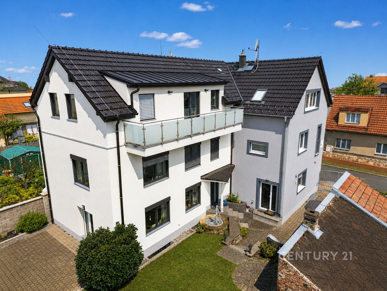 Prodej nájemního domu, činžáku 375 m² – fotografie 2