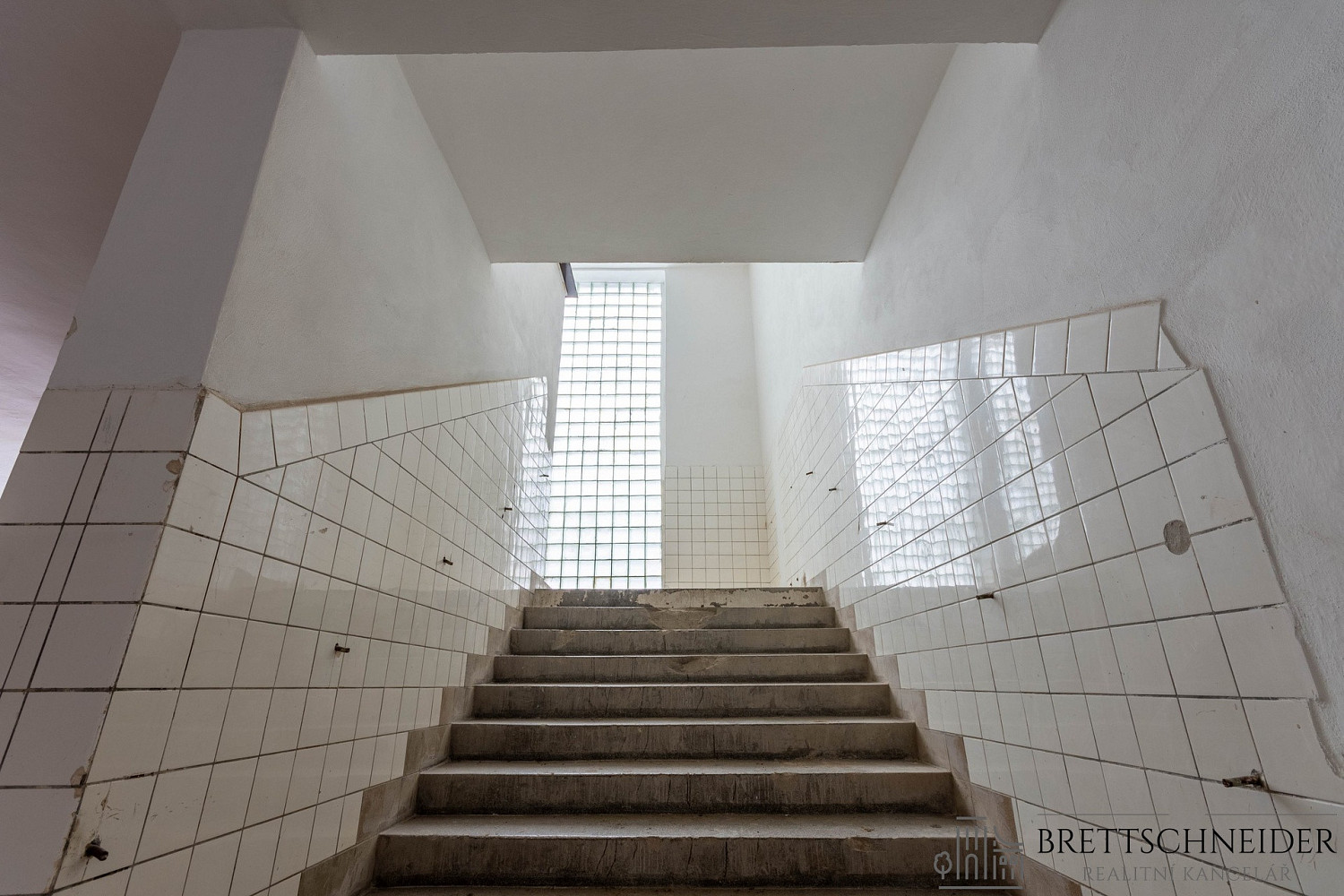 Pronájem skladovacích prostor 120 m² – fotografie 3