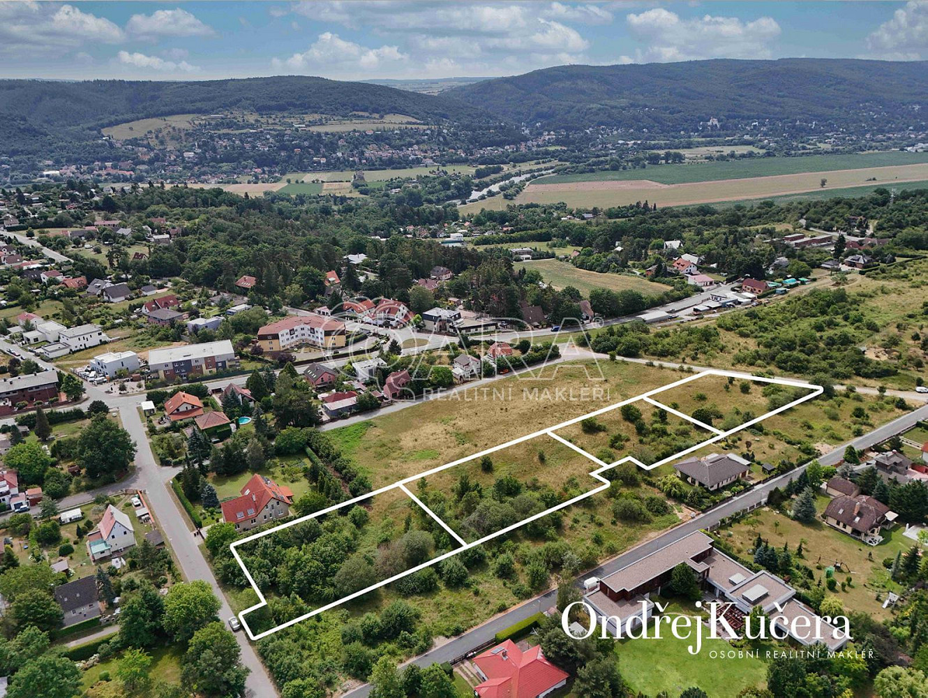 Prodej stavebního pozemku 1 593 m² – fotografie 3