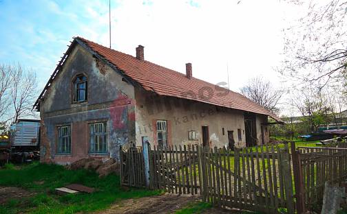Prodej domu 80 m² s pozemkem 984 m², Dolní Roveň - Komárov, okres Pardubice