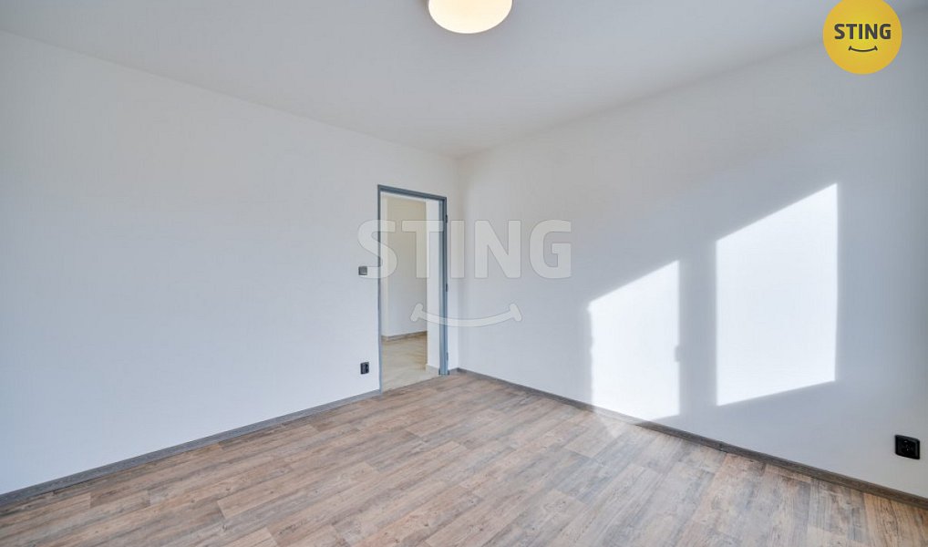 Prodej domu 270 m² s pozemkem 615 m², Strachotín – náhled fotky 5