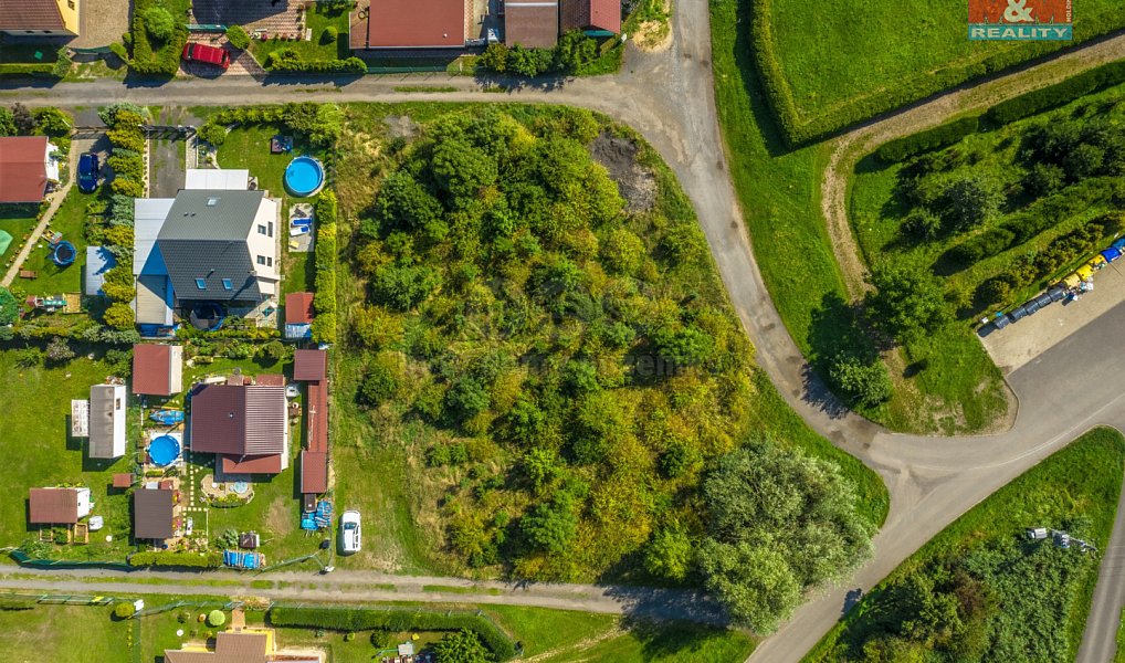 Prodej stavebního pozemku 589 m², Chbany – náhled fotky 2