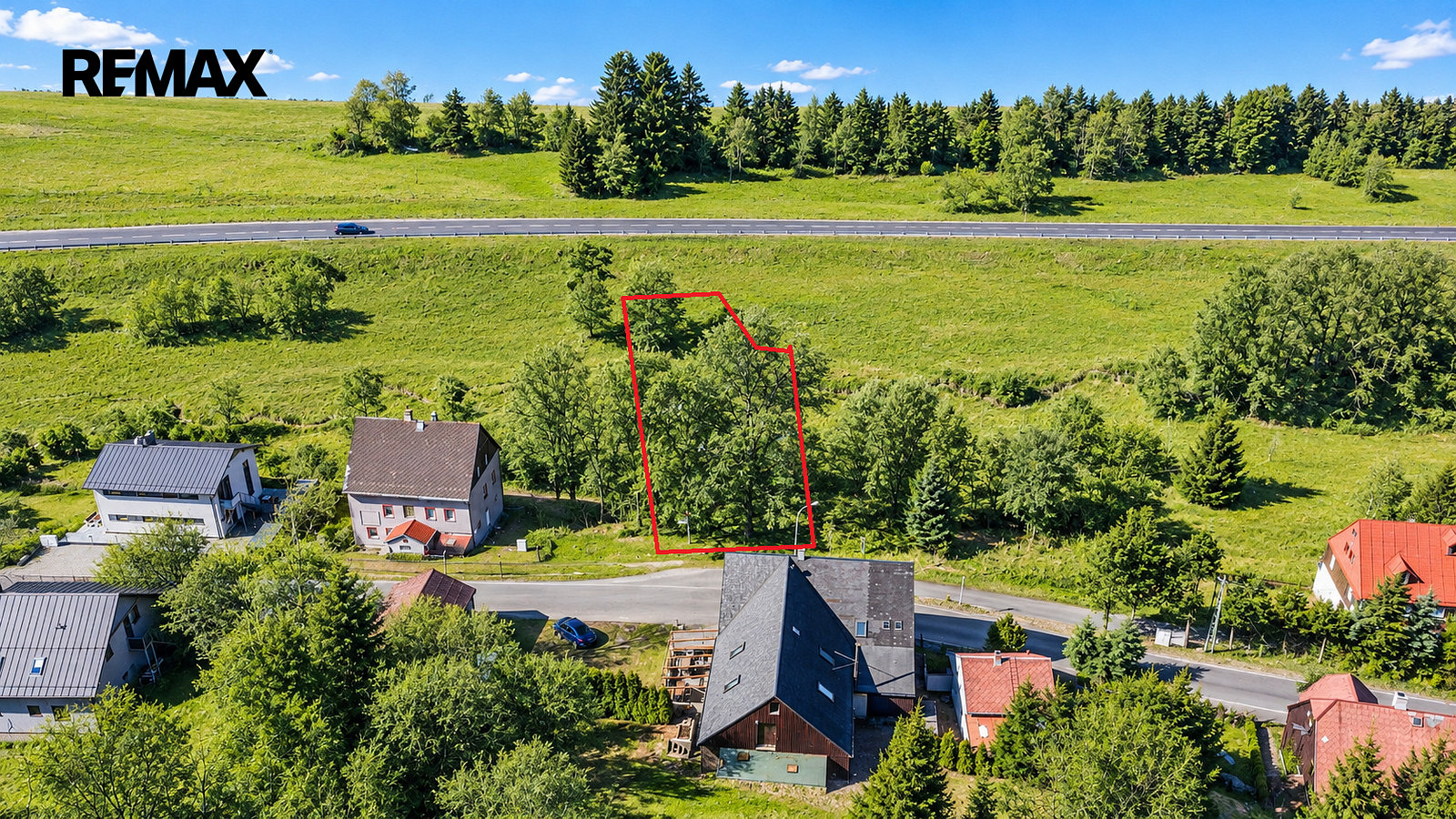 Prodej stavebního pozemku 2 335 m² – fotografie 4