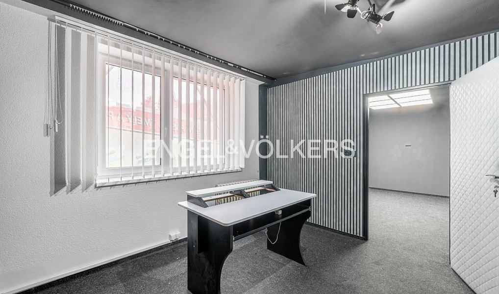 Pronájem kanceláře 116 m², Praha – náhled fotky 3