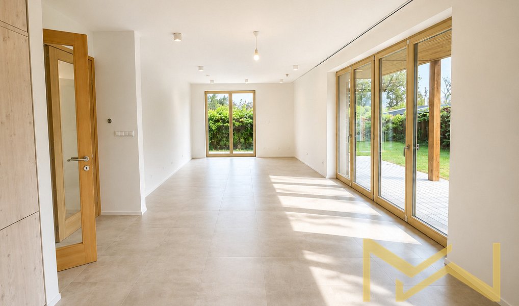 Pronájem domu 286 m² s pozemkem 7 000 m², Praha – náhled fotky 2