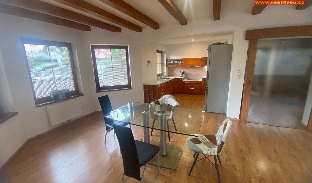 Prodej domu 177 m² s pozemkem 625 m², Mochov – náhled fotky 5
