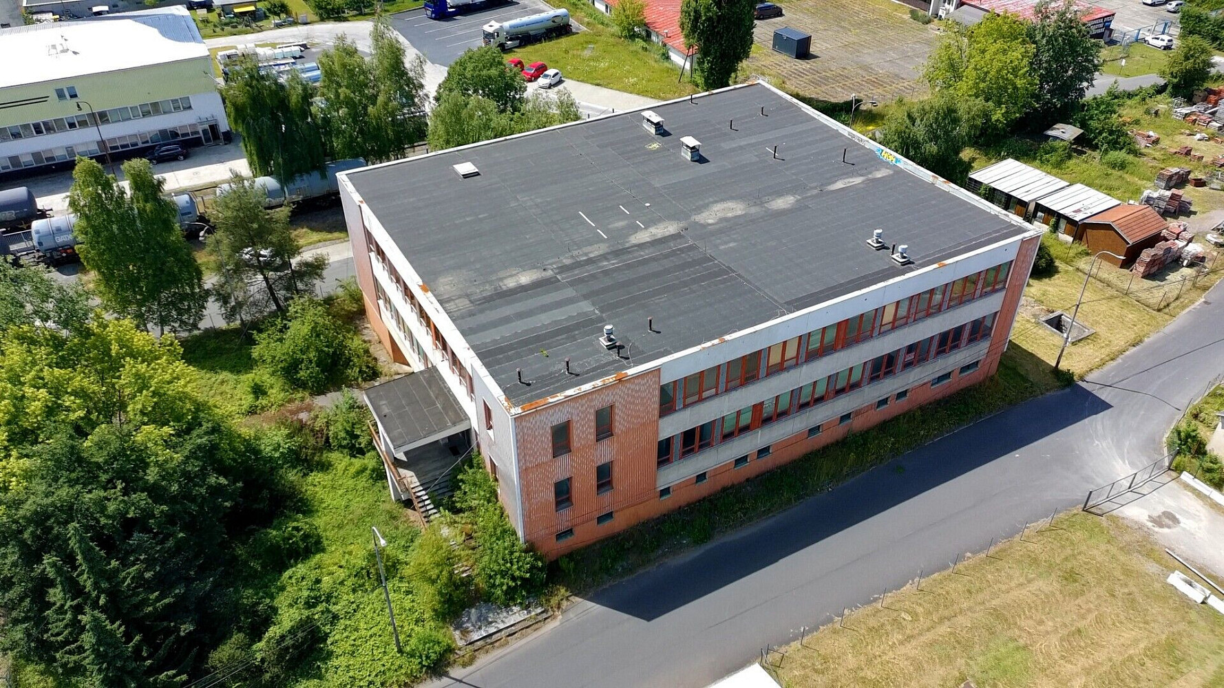 Prodej výrobních prostor 3 000 m² – fotografie 3