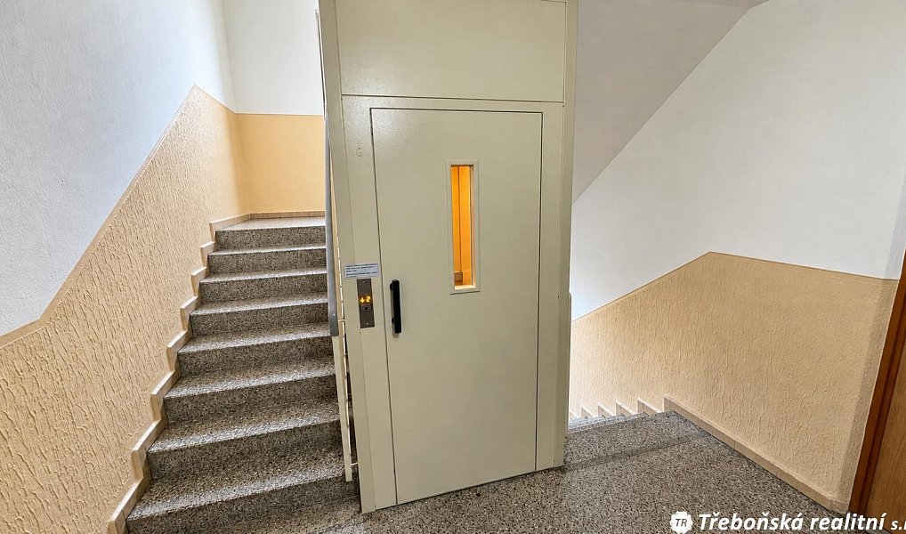 Pronájem bytu 2+1 57 m², Třeboň – náhled fotky 8