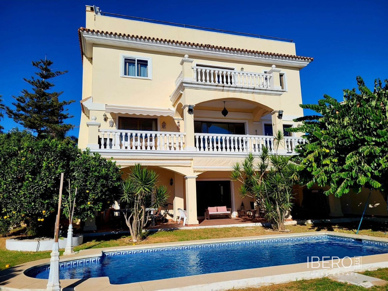 Prodej domu 365 m² s pozemkem 983 m²